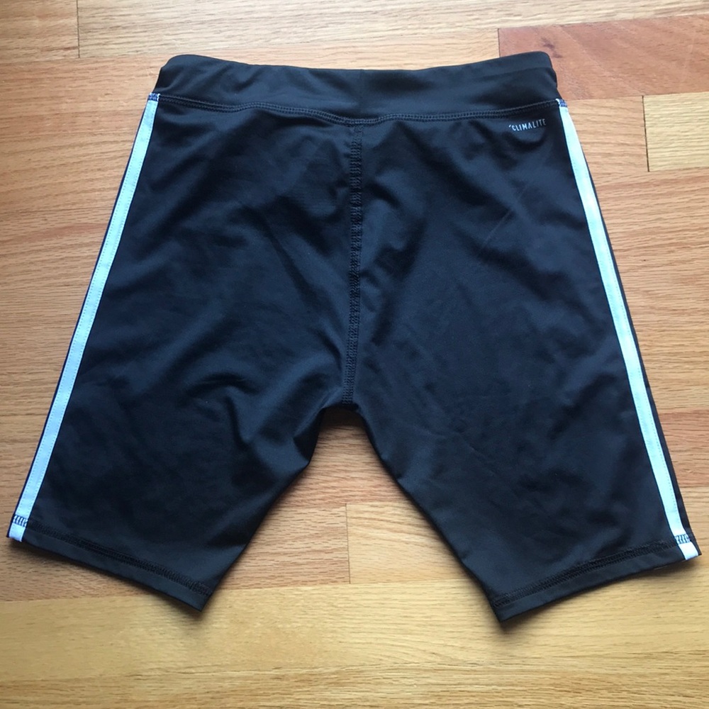 Girls adidas shorts - Picture 3 of 4